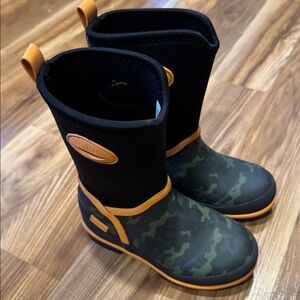 Western Chief Camouflage Kids Boots with Orange Trim